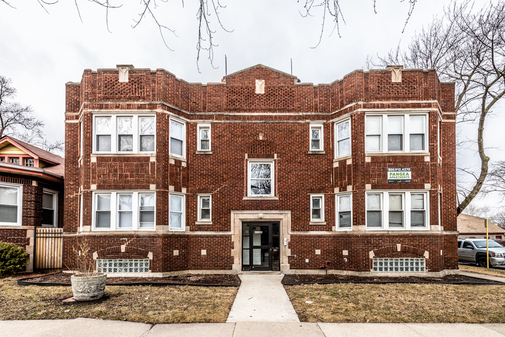 8200 S Clyde Ave in Chicago, IL - Building Photo