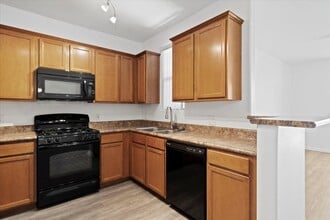 29606 N Tatum Blvd, Unit 107 in Cave Creek, AZ - Foto de edificio - Building Photo