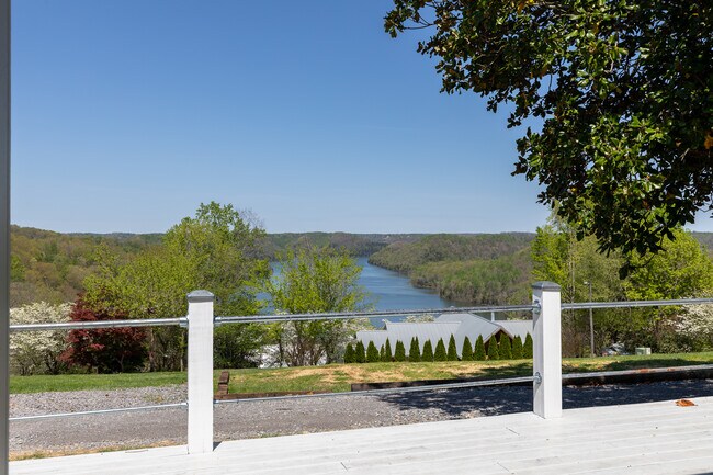 160 Emalyn Ct in Smithville, TN - Building Photo - Building Photo