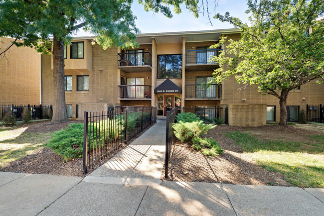 EastView on the Avenue in Baltimore, MD - Foto de edificio - Building Photo