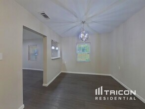 4223 Dinglewood Ave in Charlotte, NC - Foto de edificio - Building Photo