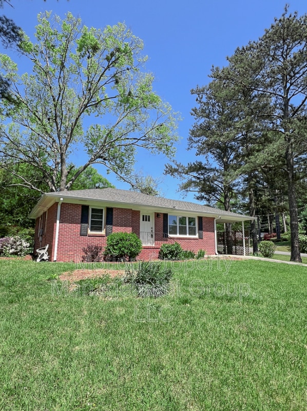 property at 2189 Clearwater Dr SE