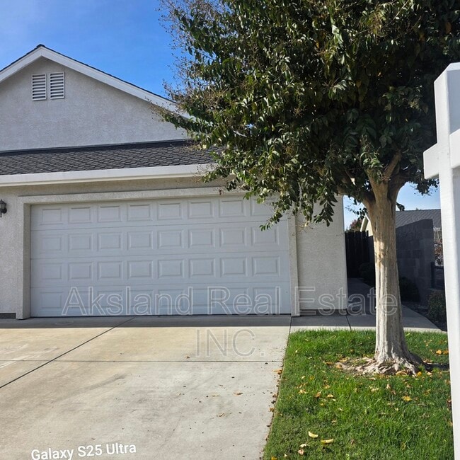 property at 421 N Walnut Ave