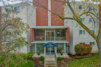 Terrace Towers in Guelph, ON - Building Photo - Building Photo