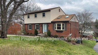 1669 Charlton Heights Rd in Coraopolis, PA - Building Photo