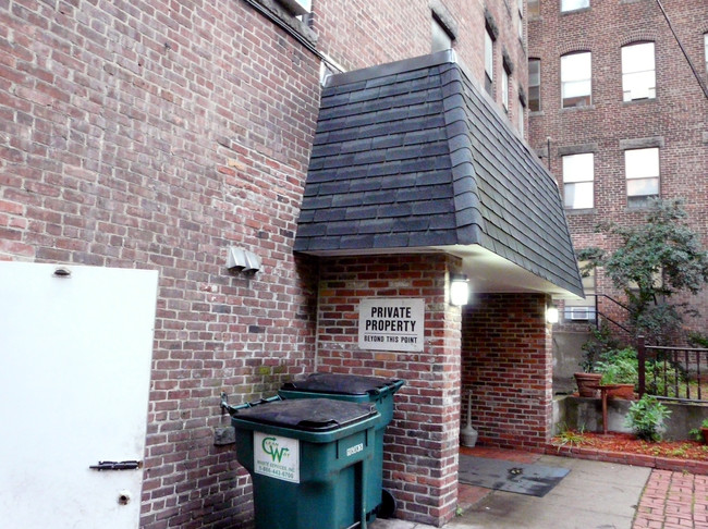 Paul Revere Court in Boston, MA - Foto de edificio - Building Photo