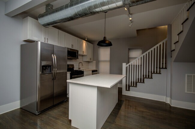 1040 W 18th St in Chicago, IL - Building Photo - Building Photo