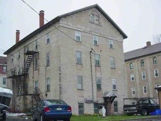 34 Whipple Ave in Smithfield, RI - Foto de edificio