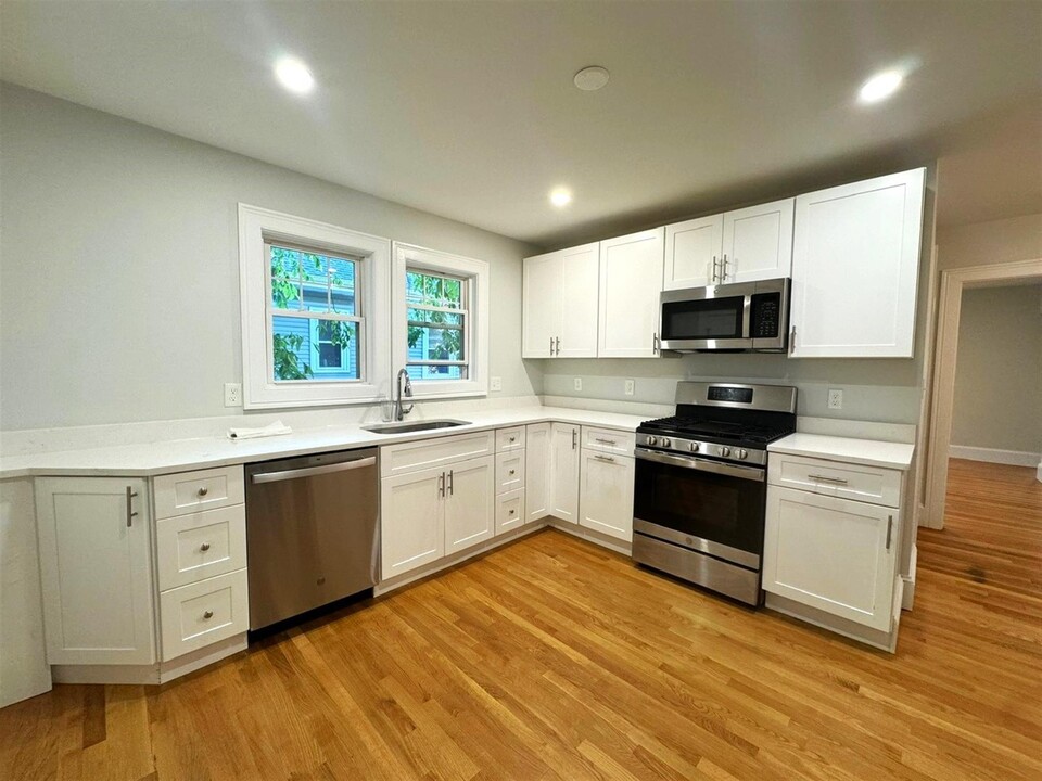 22 Harris Rd in Medford, MA - Building Photo