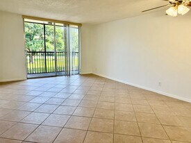 7173 Orange Dr in Davie, FL - Building Photo