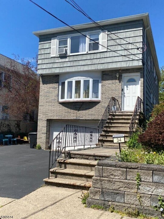 34 Warman St in Montclair, NJ - Building Photo
