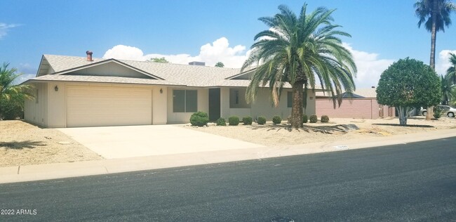 12326 W Rock Springs Dr in Sun City West, AZ - Building Photo - Building Photo