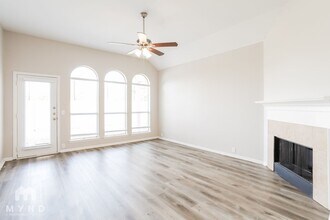 2720 Maple Creek Dr in Fort Worth, TX - Building Photo - Building Photo