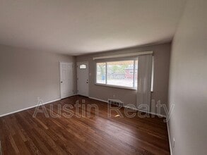 8634 Burton Ave in St. Louis, MO - Building Photo - Building Photo