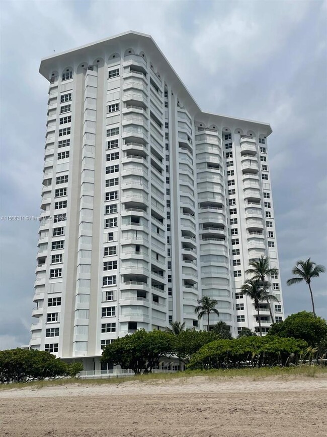 1340 S Ocean Blvd in Pompano Beach, FL - Building Photo - Building Photo