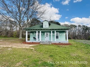 240 Clem Lowell Rd in Carrollton, GA - Building Photo - Building Photo