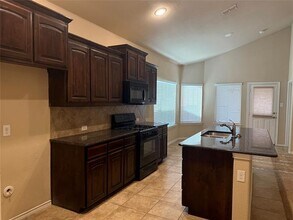 2225 Windhaven Dr in Denton, TX - Foto de edificio - Building Photo
