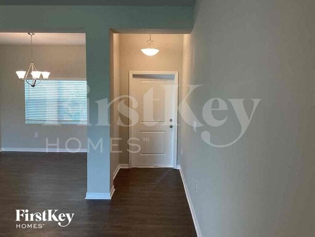 2216 NW 18th Terrace in Cape Coral, FL - Foto de edificio - Building Photo