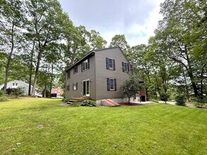 76 Jolicoeur Ave in Spencer, MA - Building Photo - Building Photo