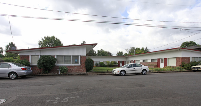 2210 SE Nehalem St in Portland, OR - Building Photo - Building Photo