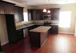 7446 Davidson St, Unit 20-807EV in Norfolk, VA - Building Photo - Building Photo