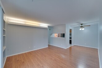 365 Grissom Ct in Hoffman Estates, IL - Building Photo - Building Photo