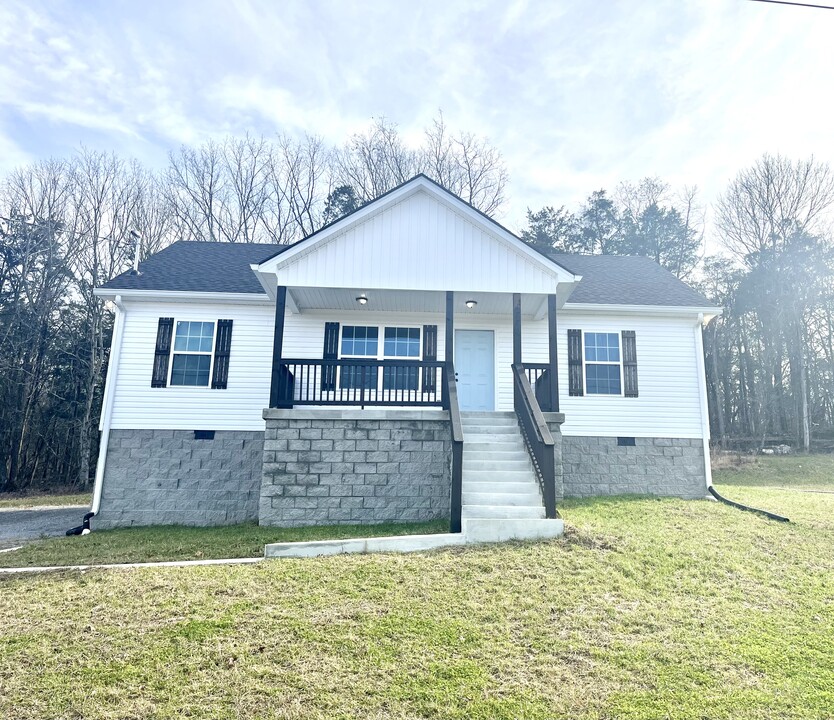 1779 Old Belfast Rd in Lewisburg, TN - Building Photo