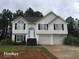 715 Grove Pointe Cir in Locust Grove, GA - Building Photo
