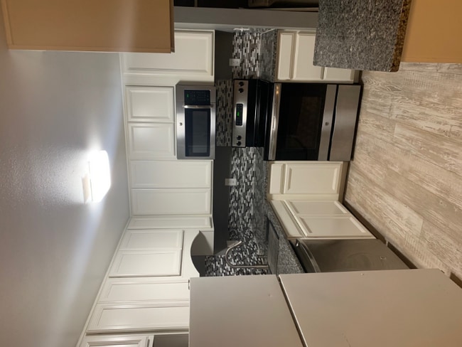property at 925 Columbia Rd