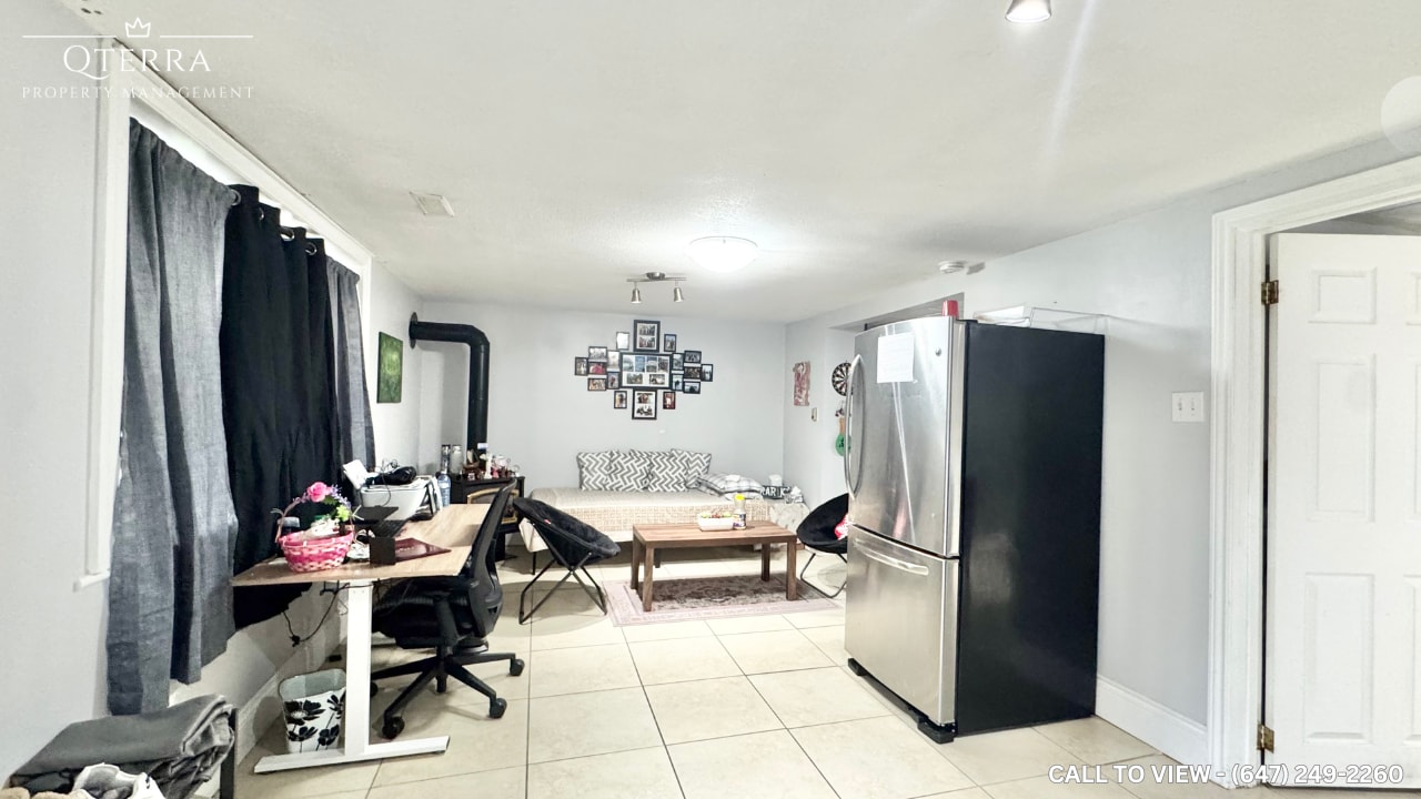 560 Gillies St in Cambridge, ON - Building Photo