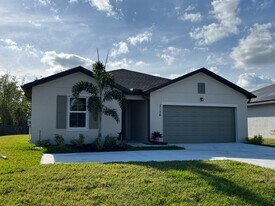 2156 SW Cameo Blvd in Port St. Lucie, FL - Building Photo