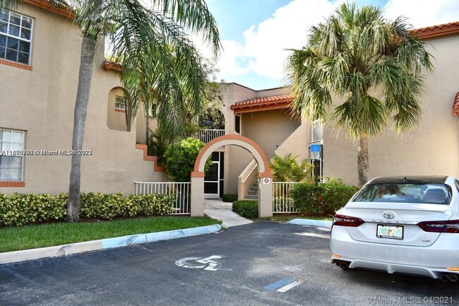 8768 SW 3rd St in Pembroke Pines, FL - Building Photo - Building Photo