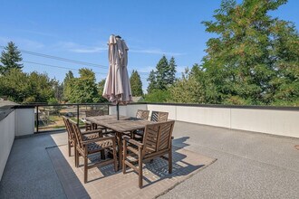 10404 2nd Pl SW in Seattle, WA - Building Photo - Building Photo