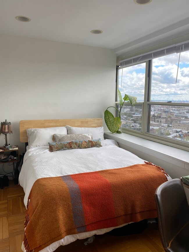 property at 1806 Rittenhouse Sq