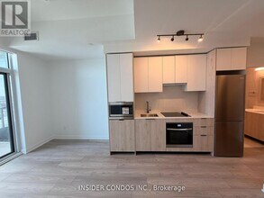 1007 The Queensway in Toronto, ON - Building Photo - Building Photo