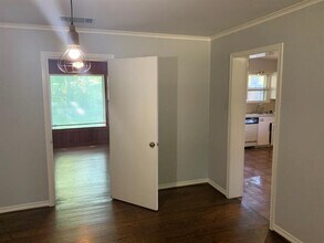 6902 E Mockingbird Ln in Dallas, TX - Building Photo - Building Photo