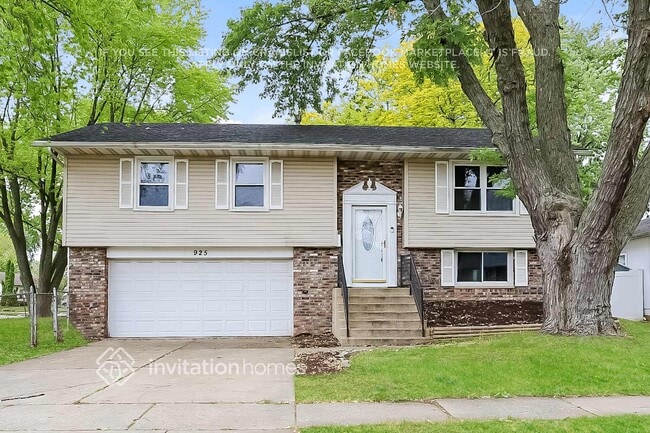 property at 925 Miller Ave