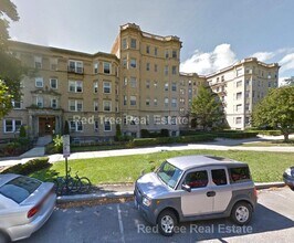 31 Park Dr, Unit 1 in Boston, MA - Building Photo - Building Photo