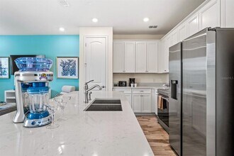 2979 Castaway Ln in Kissimmee, FL - Building Photo - Building Photo