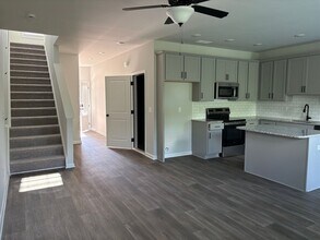 120 Lauren St in Adairsville, GA - Foto de edificio - Building Photo