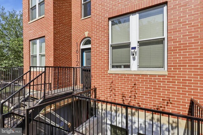 property at 1612 26th Pl SE