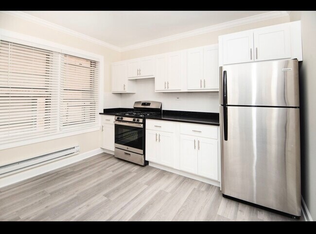 837 W Cornelia Ave in Chicago, IL - Building Photo - Building Photo