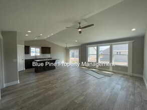 1924 Harrington Cir in Idaho Falls, ID - Building Photo - Building Photo