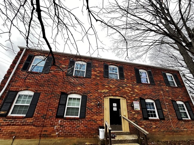 property at 4405 Landside Dr