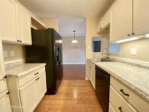701 S College Rd in Lafayette, LA - Building Photo - Building Photo