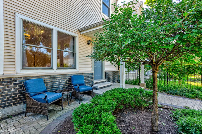 3705 W Palmer St, Unit 1 in Chicago, IL - Building Photo - Building Photo