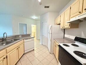 1100 Lake Shadow Cir in Maitland, FL - Building Photo - Building Photo