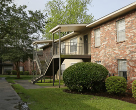 The Villas on Brightside in Baton Rouge, LA - Building Photo - Building Photo