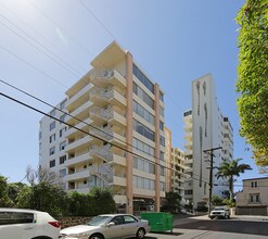 Kainalu Apartments in Honolulu, HI - Building Photo - Building Photo