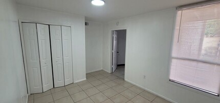548 Orange Dr in Altamonte Springs, FL - Building Photo - Building Photo